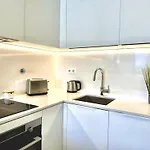 Dlux Terrace Cond Bayline Pool & Apartman